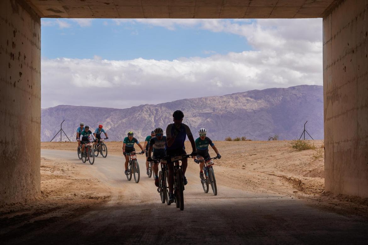 נאות סמדר – שחרות: שביל ישראל לאופניים עם נופים מדבריים עוצרי נשימה