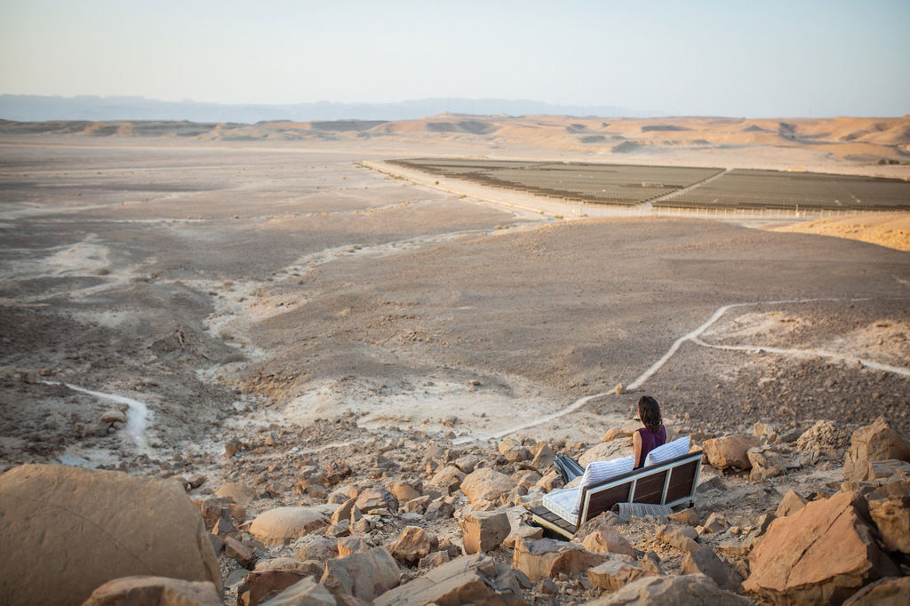 פינות קשב במדבר בנאות סמדר – תצפית מדברית לנשימה והתבוננות פנימית